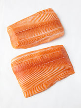 Load image into Gallery viewer, King Salmon With Maki Roll Sushi Set
